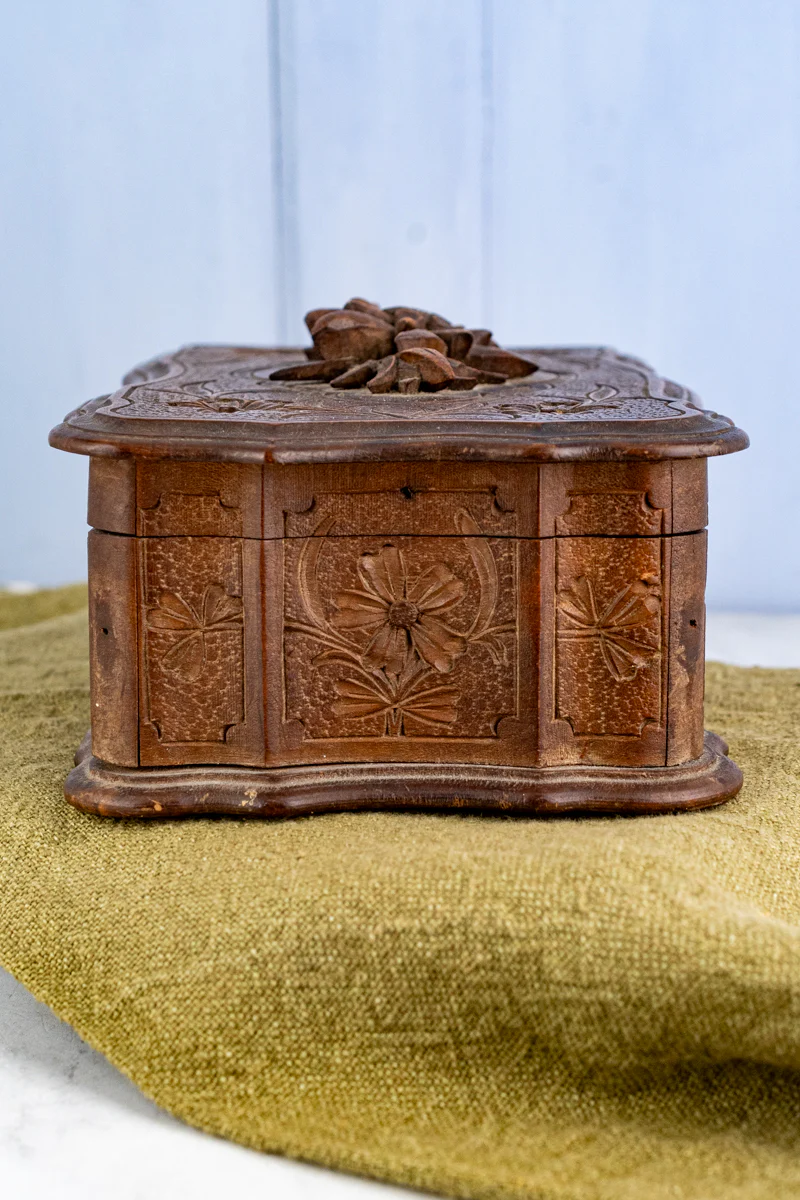 Antique Swiss Fôret Noir Edelweiss Wooden Box - Image 7