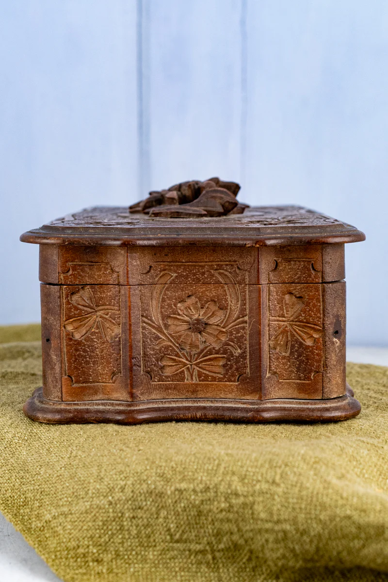 Antique Swiss Fôret Noir Edelweiss Wooden Box - Image 8