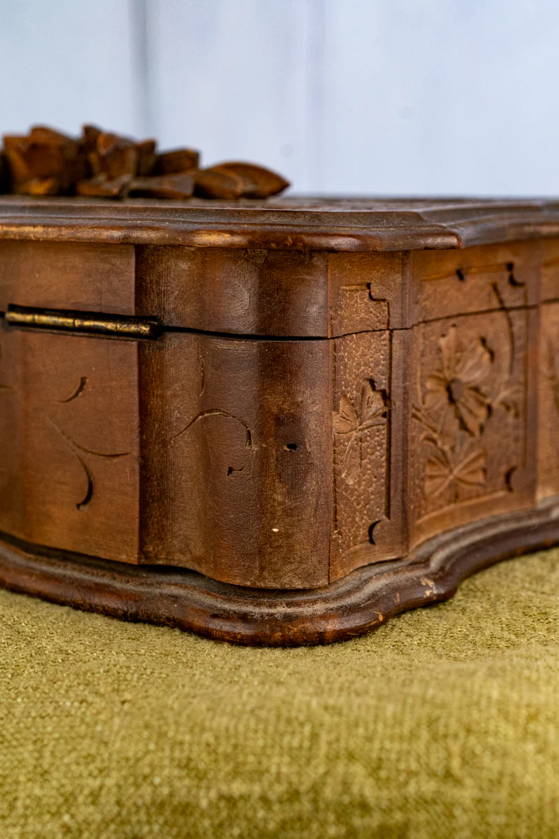 Antique Swiss Fôret Noir Edelweiss Wooden Box - Image 9