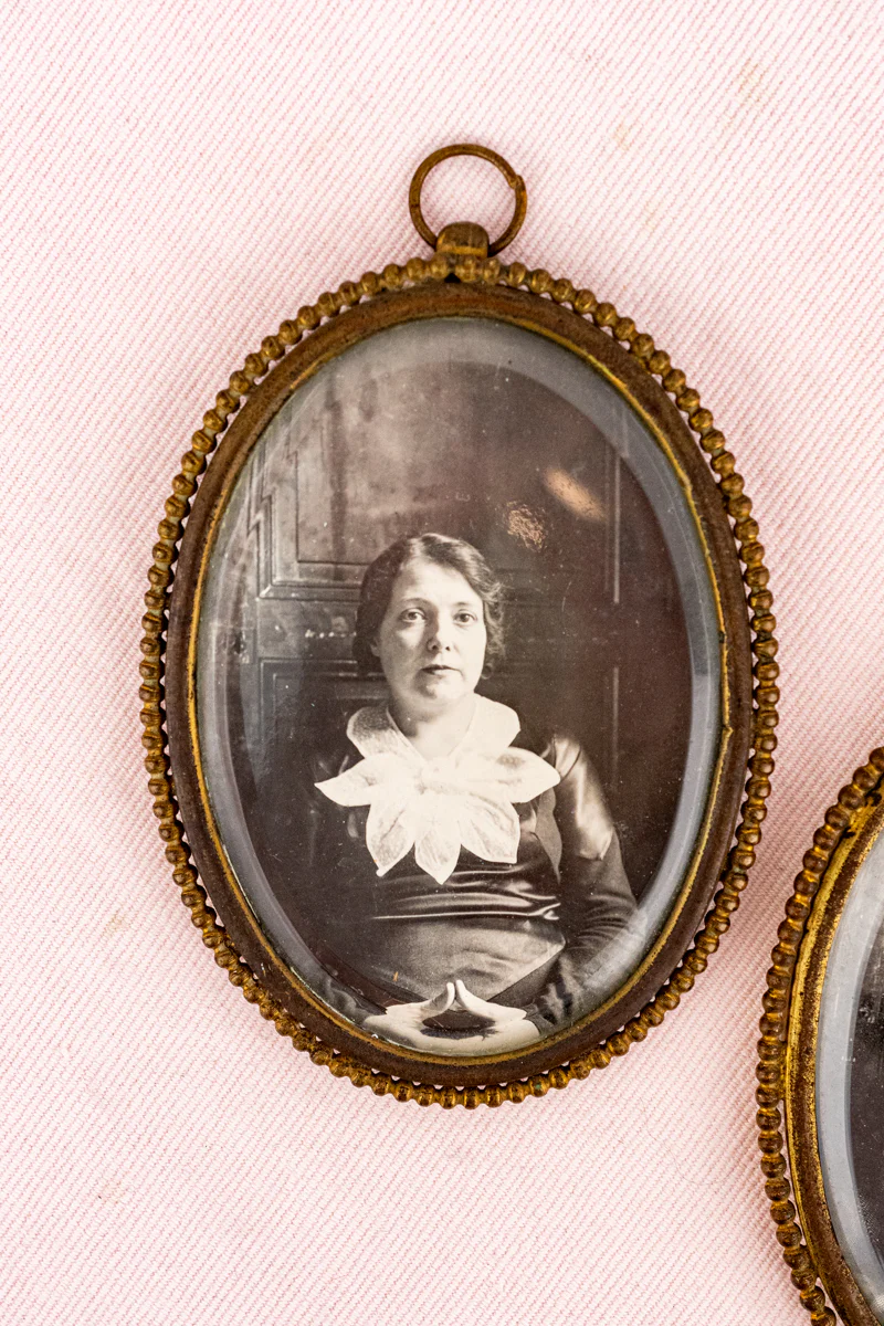 Antique French Petite Frame Pair - Image 4