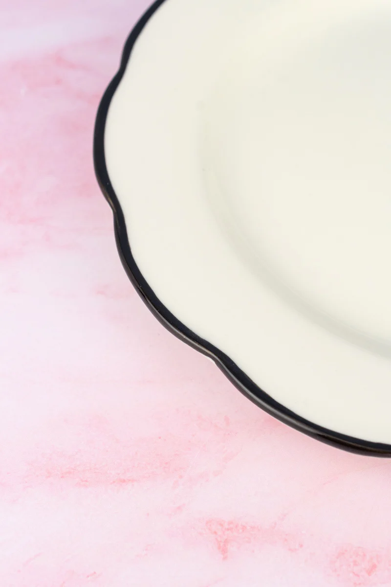 Black Band Scallop Edge Dinner Plate - Image 3