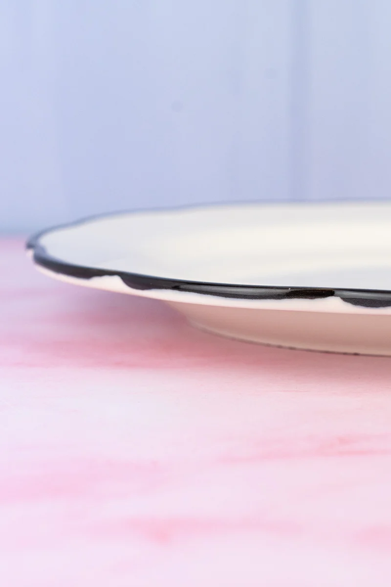 Black Band Scallop Edge Dinner Plate - Image 4