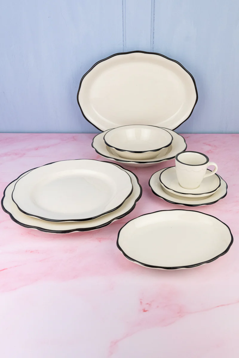 Black Band Scallop Edge Large Oval Platter - Image 7