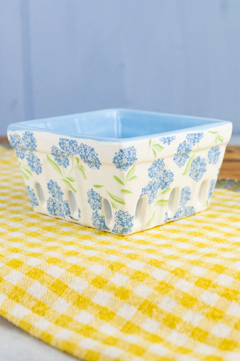 Hydrangea Ceramic Berry Basket - Image 3