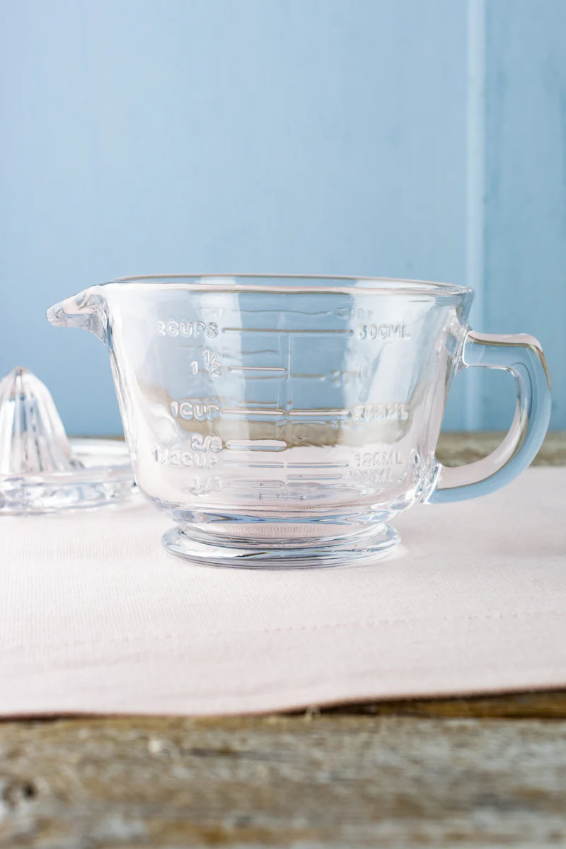 Glass Measuring Cup and Citrus Juicer - Image 3