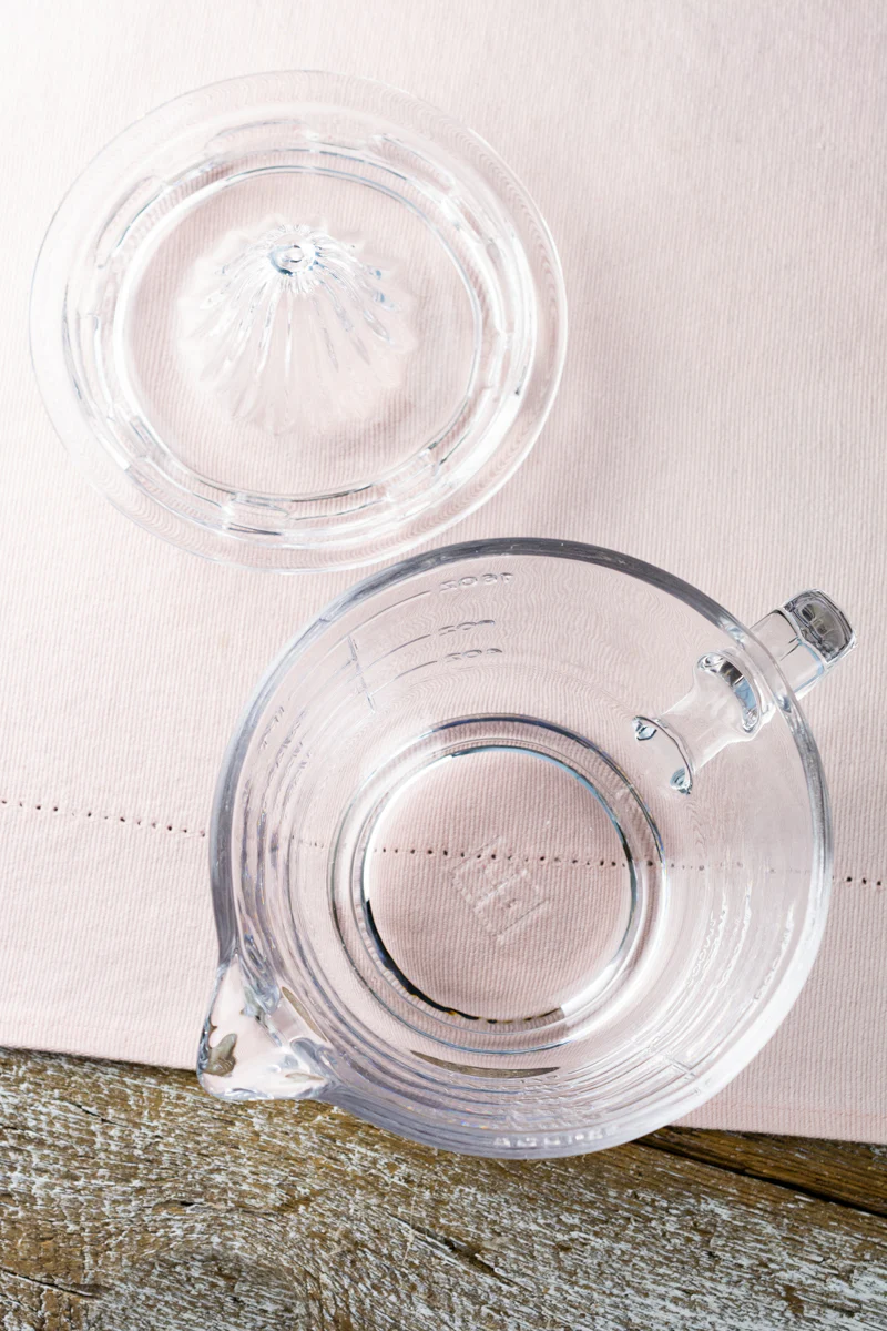Glass Measuring Cup and Citrus Juicer - Image 4
