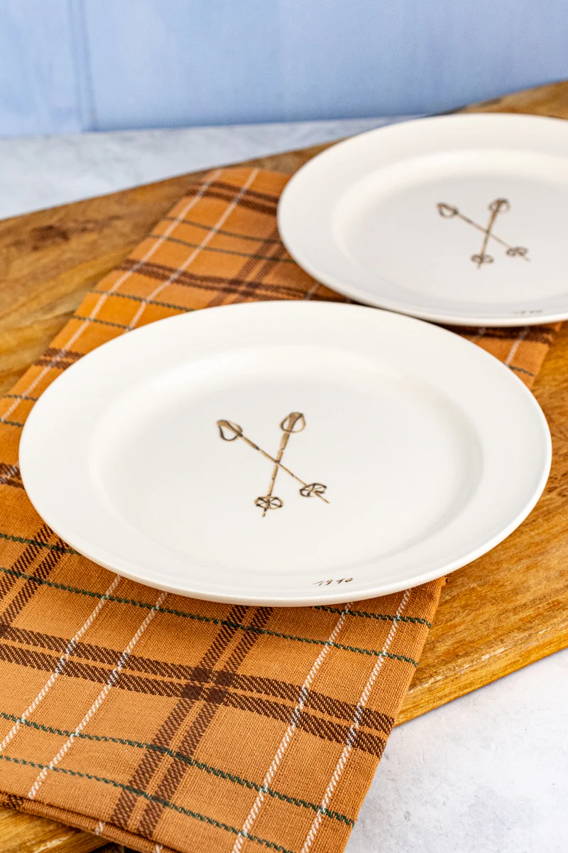 Après Ski Plates - Set of 2 - Image 2